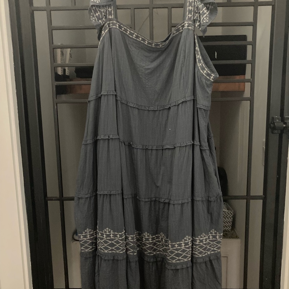 Knox Rose Embroidered Sleeveless Dress